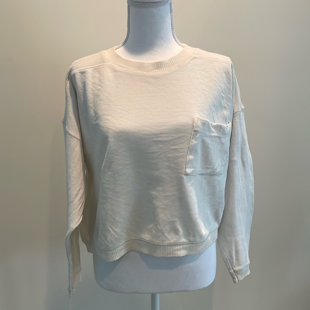 Casual Corner Off White Vintage Pullover. Y2K